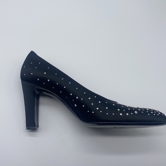 Bruno Magli Couture - Black Silky Heels With Beautiful Gem Embellished Size 8.5 - Picture 13 of 15